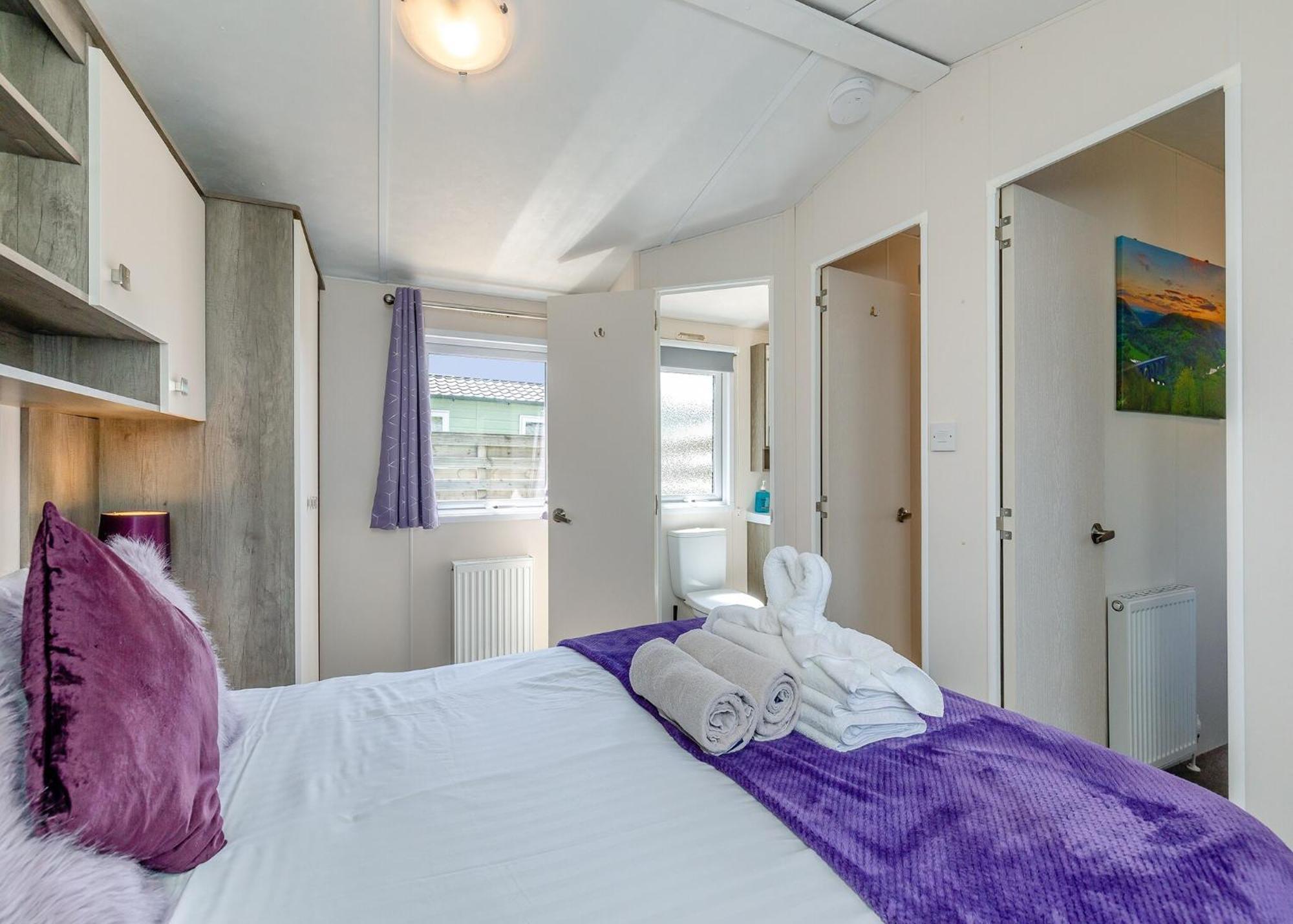 Longnor Wood Holiday Park Ngoại thất bức ảnh