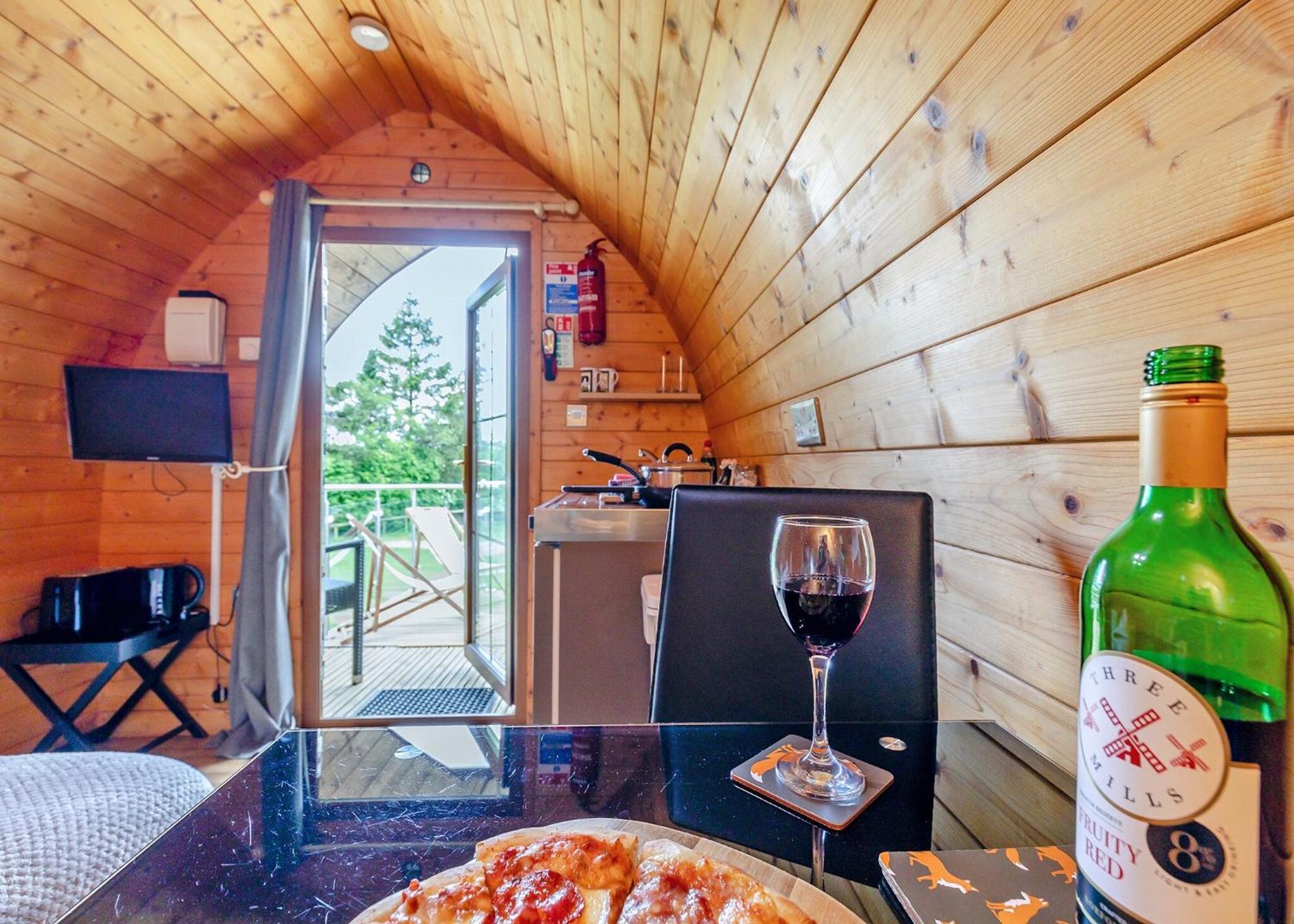 Longnor Wood Holiday Park Ngoại thất bức ảnh