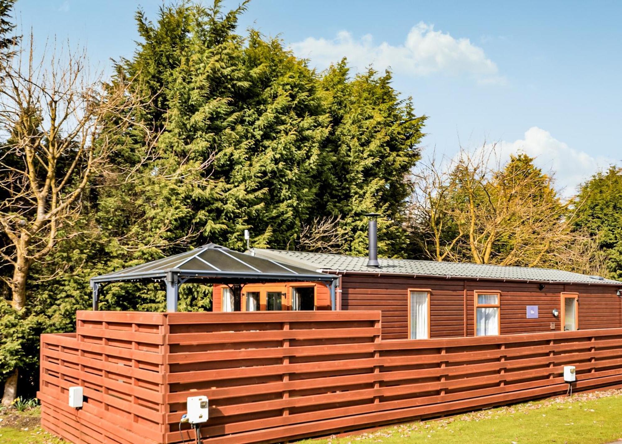 Longnor Wood Holiday Park Ngoại thất bức ảnh