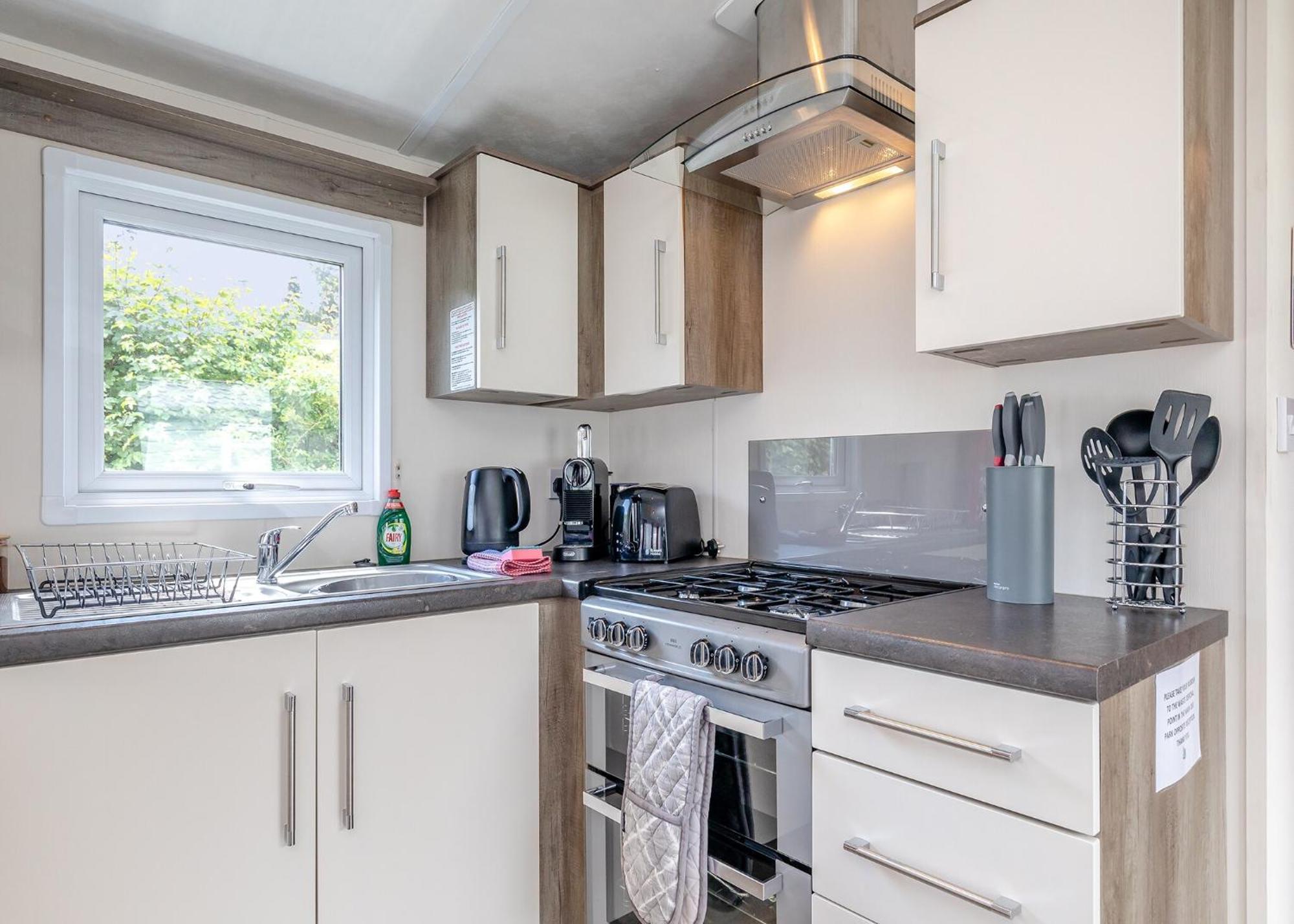 Longnor Wood Holiday Park Ngoại thất bức ảnh